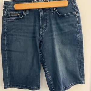 Calvin Klein jean "City Shorts" Size 8